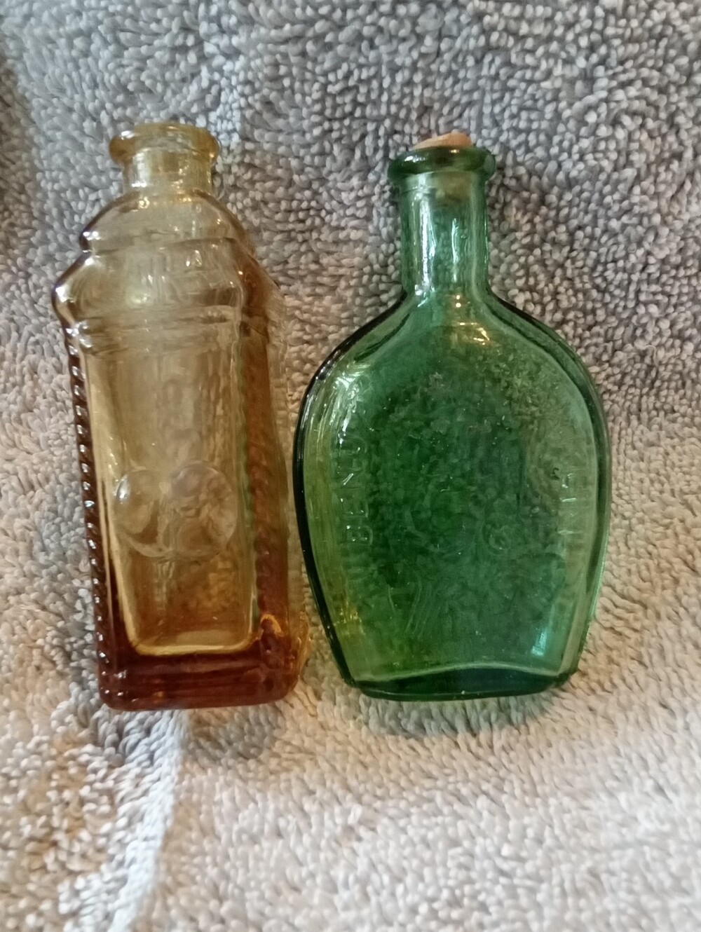 #071 Green Glass Decorative Flask Bottle - Home Accents